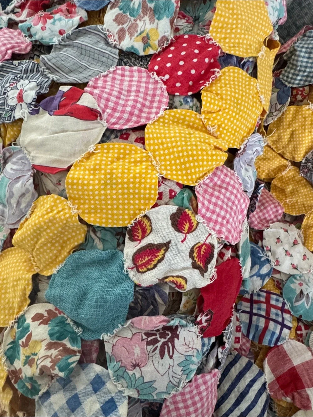 Vintage Handmade YoYo Quilt